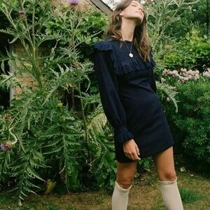 DOEN…Minore dress. EUC Sz M. Navy. FLATTERING.